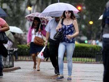 Alerta por lluvias y caída de granizo para la Ciudad y la Provincia