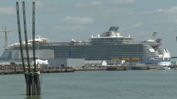 un muerto y cuatro heridos en un accidente del crucero mas grande del mundo un muerto y cuatro heridos en un accidente del crucero mas grande del mundo