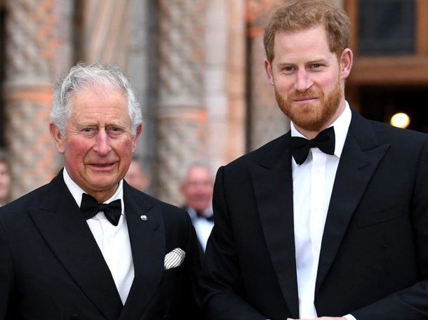 ¿Reconciliados? El Príncipe Harry y el Rey Carlos III se reunieron a tomar té en Londres