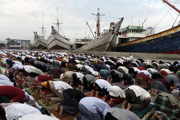 Un nuevo naufragio en Indonesia deja 7 muertos y 13 desaparecidos