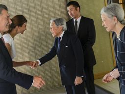 Mauricio Macri y Juliana Awada son recibidos por Akihito y Michiko