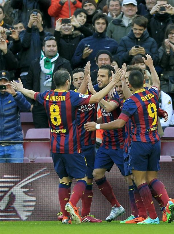 Sin Messi, el Barcelona goleó al Elche y volvió a la punta