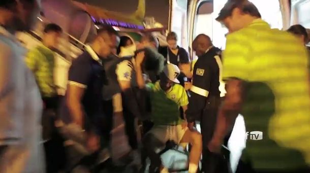 El emotivo reencuentro de Neymar con sus compañeros, tras la severa lesión