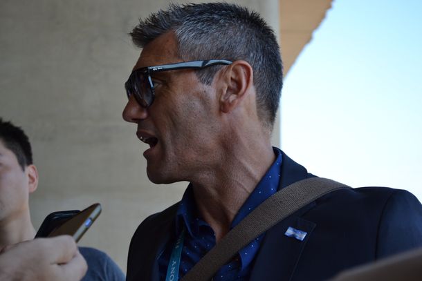 VIDEO: un hombre quiso pegarle a Sergio Goycochea en plena calle