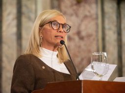 Beatriz Argimón, vicepresidenta del Uruguay, encabezó la ceremonia en el Parlamento. Beatriz Argimón, vicepresidenta del Uruguay, encabezó la ceremonia en el Parlamento.