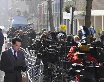 La prensa copó la puerta del hospital