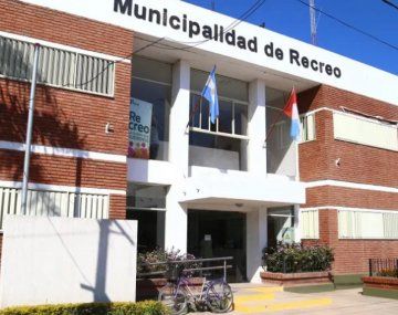 Se quejó por redes de que en un pueblo la saludaban desconocidos y tuvo que cerrar la cuenta