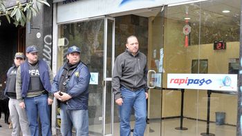 cuevas vip: secuestran mas de 3 millones de pesos en divisas cuevas vip: secuestran mas de 3 millones de pesos en divisas