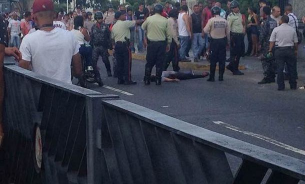 Al menos dos muertos y 4 heridos durante el plesbicito en Venezuela