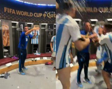 La reacción del plantel cuando Scaloni se quise llevar la Copa del Mundo
