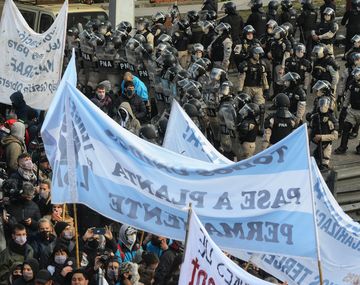 Organizaciones sociales y partidos de izquierda protestaron por salarios y trabajo