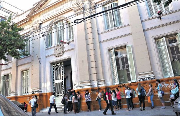 Frente de la escuela Florencio Balcarce