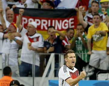 Un gol histórico: Klöse igualó a Ronaldo como el máximo goleador de los Mundiales