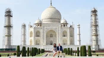 william y kate reproducen la iconica foto de lady di en el taj mahal william y kate reproducen la iconica foto de lady di en el taj mahal