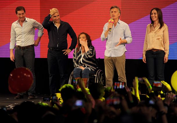 El Gobierno acusa a Macri de darse vuelta como una media con su discurso de anoche