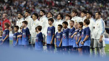 El Himno Nacional Argentino en la previa al amistoso contra Islandia. El Himno Nacional Argentino en la previa al amistoso contra Islandia.