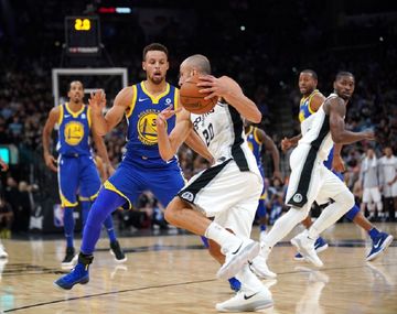 Manu Ginóbili atacando para los Spurs