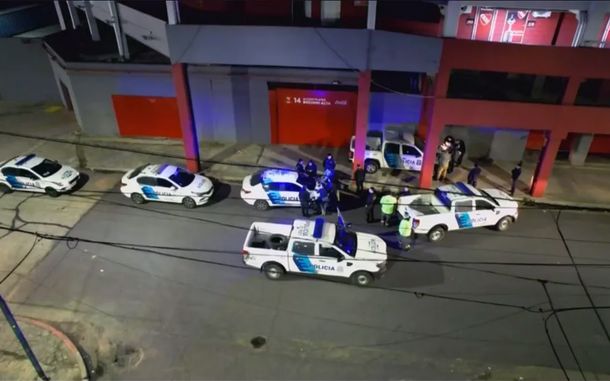 Demoraron a varias personas que intentaban ingresar a la fuerza a la cancha de Independiente