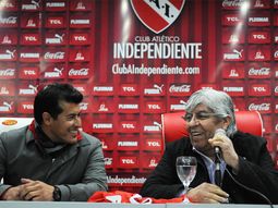 almiron ya llego a independiente y vio empatar a su equipo en un amistoso almiron ya llego a independiente y vio empatar a su equipo en un amistoso