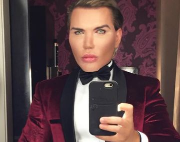 Alves muestra su vida glamorosa en Instagram, pero la realidad es otra