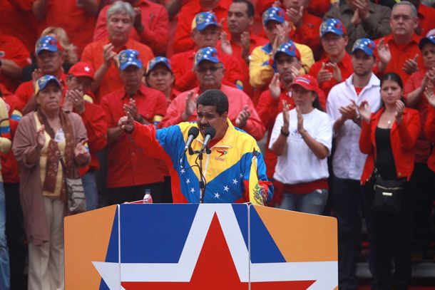 Nicolás Maduro formalizó su candidatura presidencial: Soy hijo de Chávez
