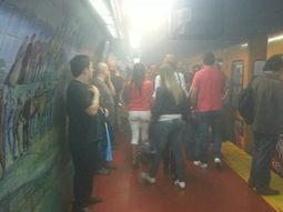Susto en la Línea D del subte por humo en un vagón