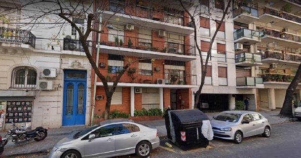 El edificio de la calle&nbsp;Amen&aacute;bar 1565 donde vive la m&eacute;dica