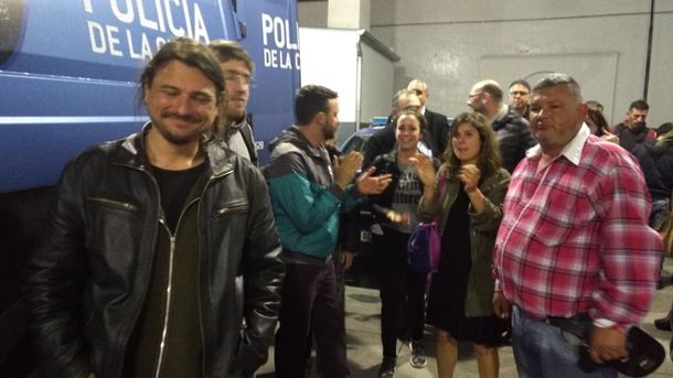 Juan Grabois salió aplaudido de la Comisaría 18 tras su liberación
