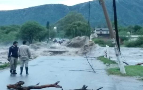Cerca de dos mil personas evacuadas en San Luis y hay alerta en Córdoba