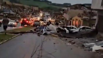 tornado tragico en brasil: hay al menos cinco muertos y 130 heridos en el sur del vecino pais tornado tragico en brasil: hay al menos cinco muertos y 130 heridos en el sur del vecino pais