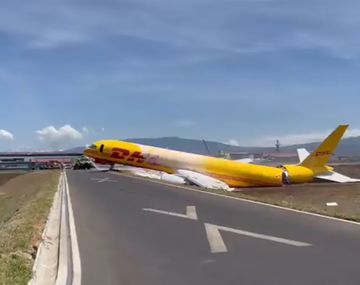 Imágenes impactantes del avión de carga que se partió en dos en Costa Rica