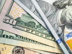 El dólar volvió a subir dentro de la franja de los 39 pesos. El dólar volvió a subir dentro de la franja de los 39 pesos.