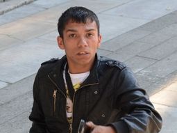Detienen a un mendigo sin piernas por hacer ruido