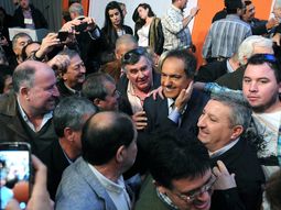 #eleccion2015: scioli sumo el apoyo de la federacion de empleados de comercio #eleccion2015: scioli sumo el apoyo de la federacion de empleados de comercio