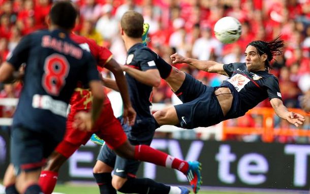 Falcao, Neymar y un eslovaco pelean por el mejor gol de 2012