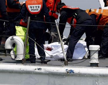 Ascienden a 52 los muertos por el naufragio del ferry