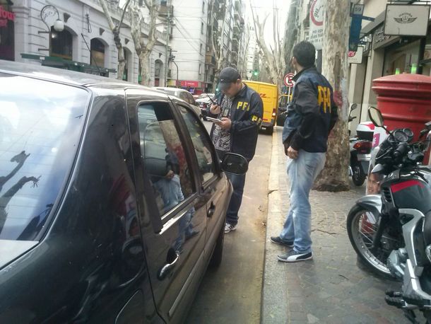 Contactaba adolescentes por internet, les ofrecía trabajo y abusaba de ellas: quedó detenido