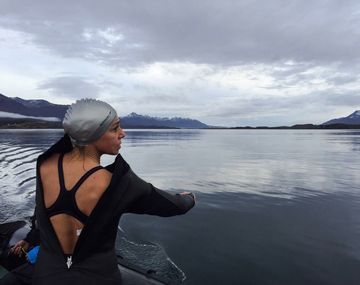 La nadadora Alejandra Broglia unió las dos grandes islas de Malvinas