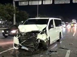 fuerte choque en la riccheri entre un auto y una camioneta dejo dos heridos