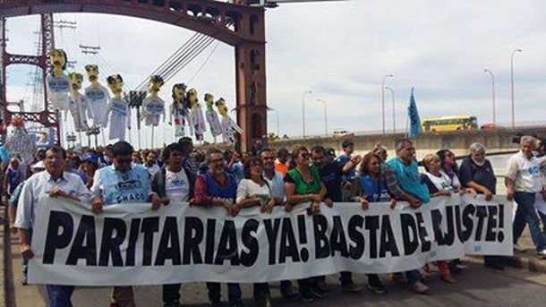 Educadores de todo el país llegan a Buenos Aires para la Marcha Federal Docente