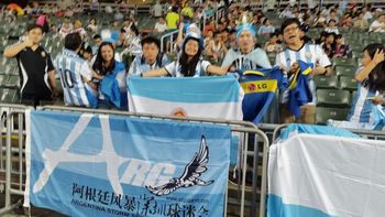 las mejores imagenes de los hinchas en hong kong las mejores imagenes de los hinchas en hong kong