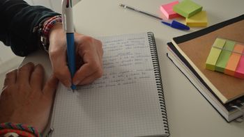 Una de cada 10 personas usa la mano izquierda para escribir Una de cada 10 personas usa la mano izquierda para escribir