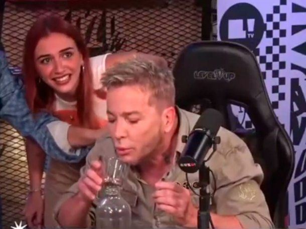 Desopilante: a Guido Süller se le salió un diente en vivo