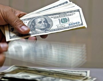 El dólar cayó 19 centavos y cerró a $18,76 en el primer día de 2018