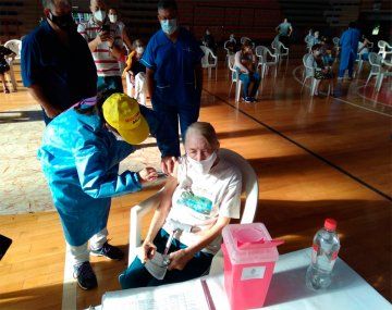 Misiones: reprograman para el lunes la segunda dosis de la vacuna Sputnik V para mayores de 75 años