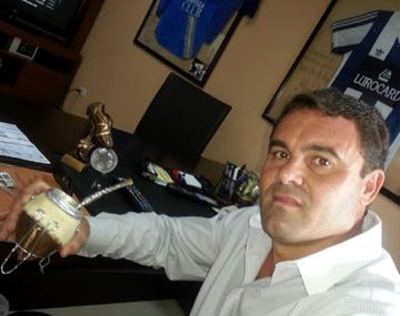 Piden la captura internacional de un ex futbolista argentino