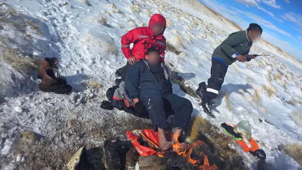 Milagro en Catamarca: rescataron a otros cuatro mineros tras pasar más de tres noches bajo un temporal extremo
