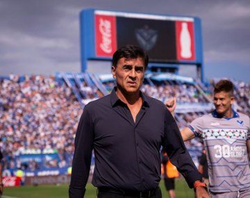 Qué dijo Gustavo Quinteros sobre la situación de Centurión en Vélez