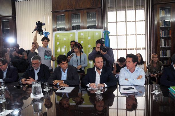 La Provincia descontará el día a los docentes que adhieran al paro