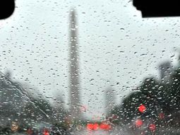 Después de superar los 40° de térmica, llegaron la lluvia y el viento a la Ciudad
